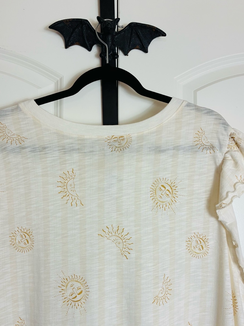 Torrid Cream Celestial Motif Ruffle Sleeve Tank Stretch size 3X NWT - Picture 6 of 15